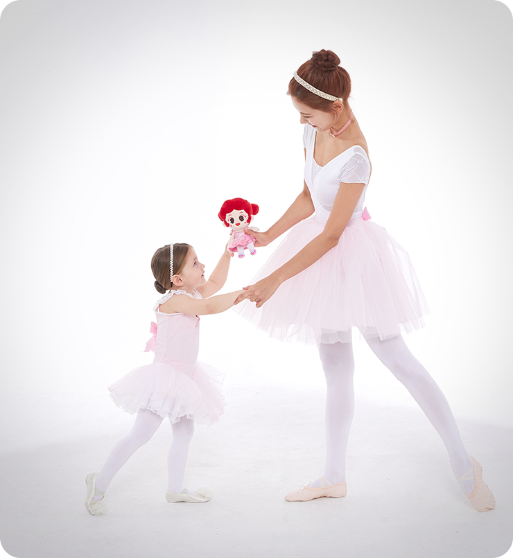 발레 선생님과 아이들 사진